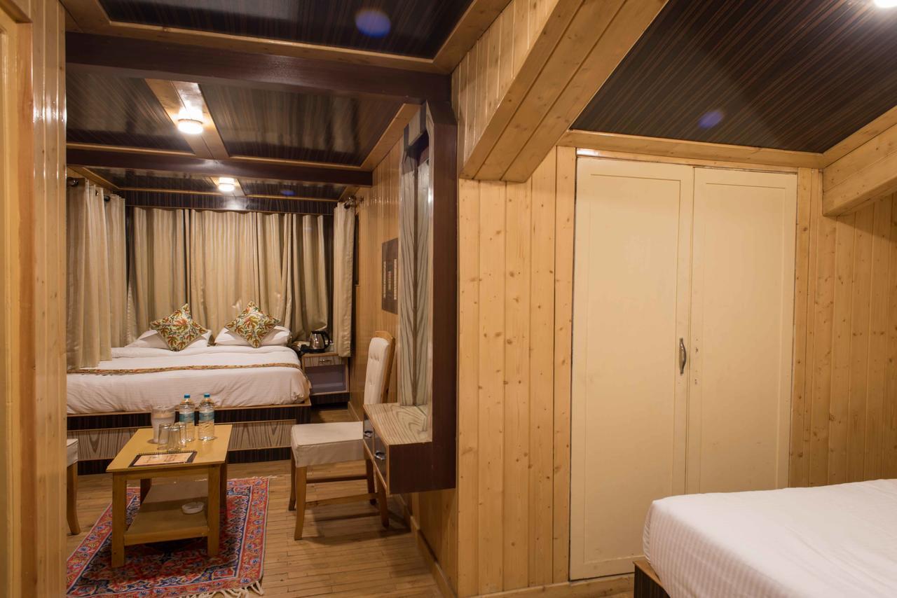 Hotel Imperial Resorts Sonāmarg Екстериор снимка