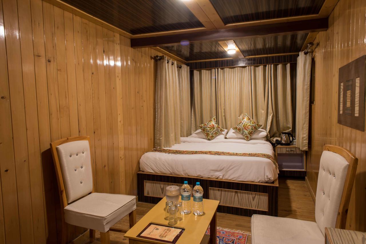 Hotel Imperial Resorts Sonāmarg Екстериор снимка